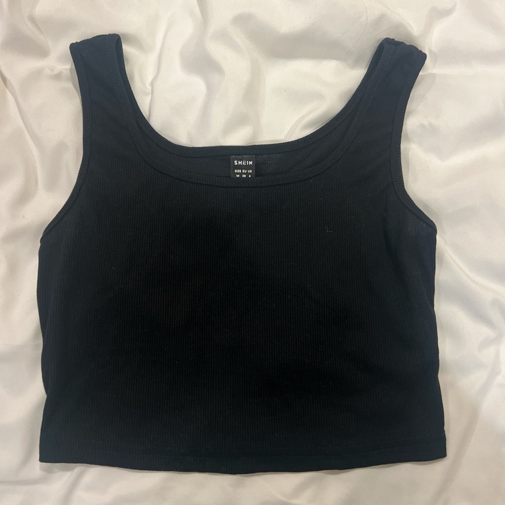 BLACK TANK TOP